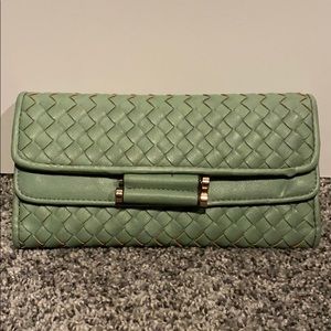 Weaved wallet